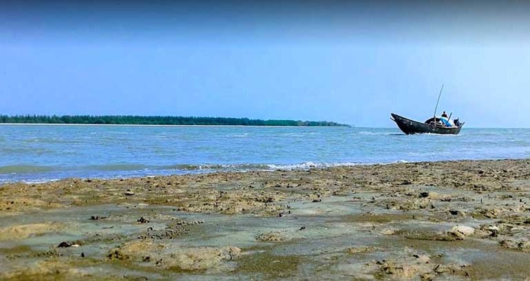 লালদিয়া বন ও সমুদ্র সৈকত
